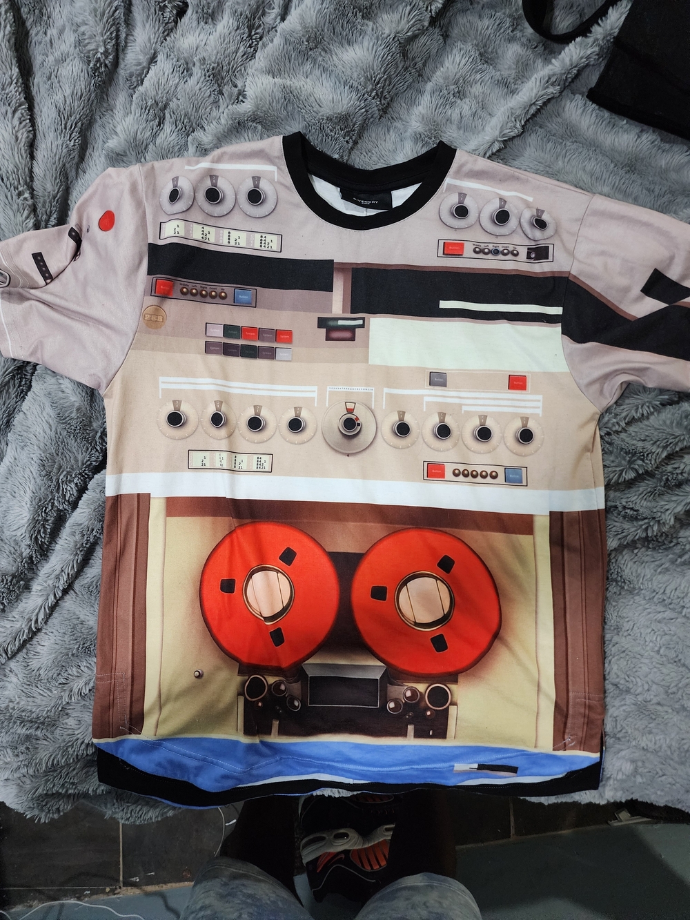 Givenchy Graphic Reel Tape Player T-Shirt - Beige & Red